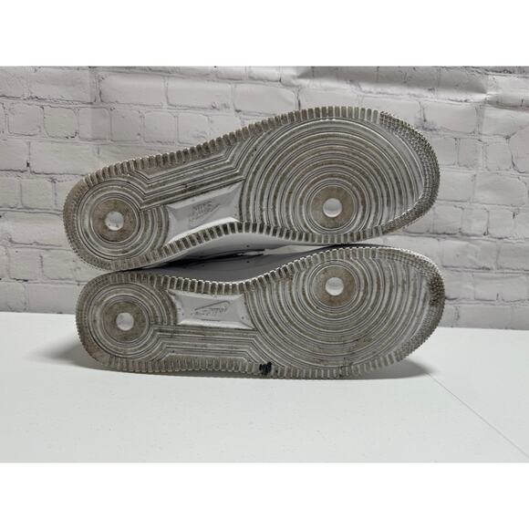 Nike Air Force 1 Low Triple White Classic AF1- Fast Shipping - Picture 9 of 14